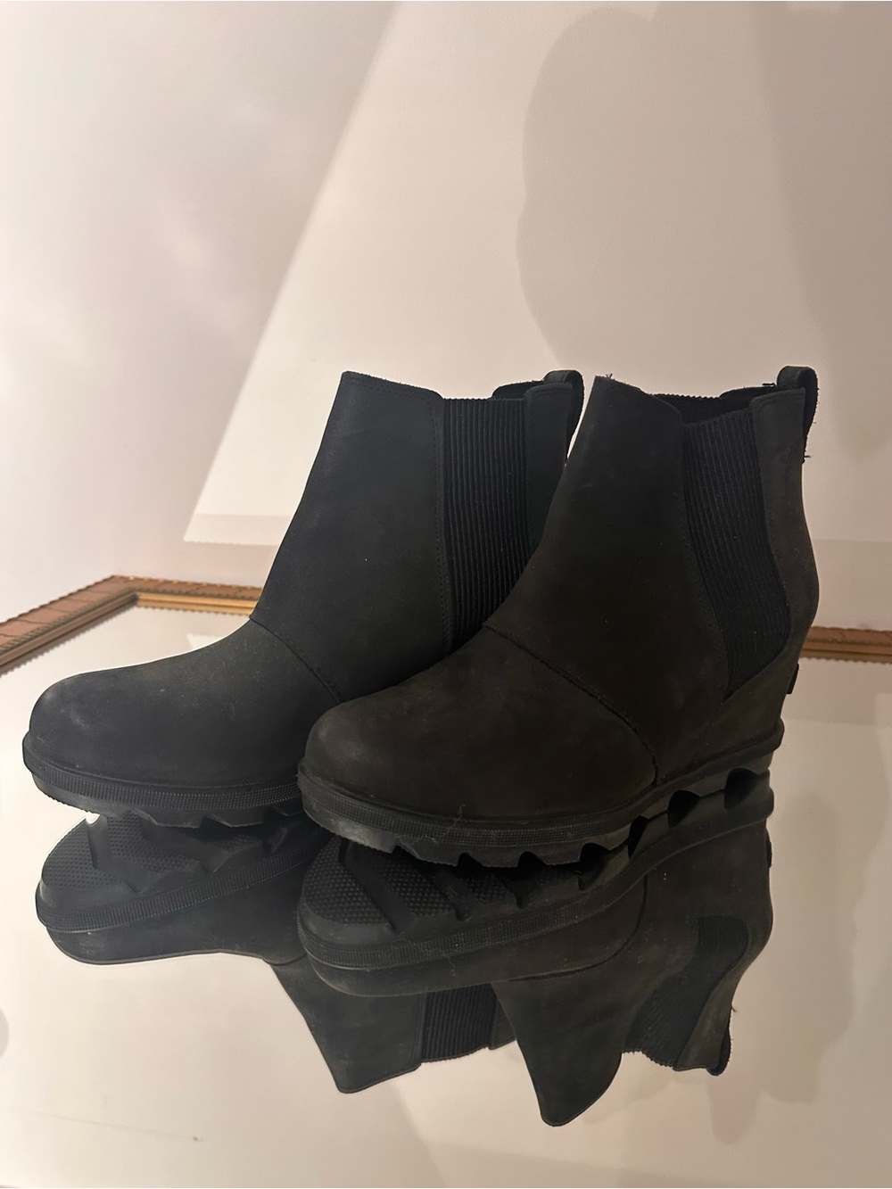 Sorel Black Chelsea Wedge Boots - Picture 1 of 5